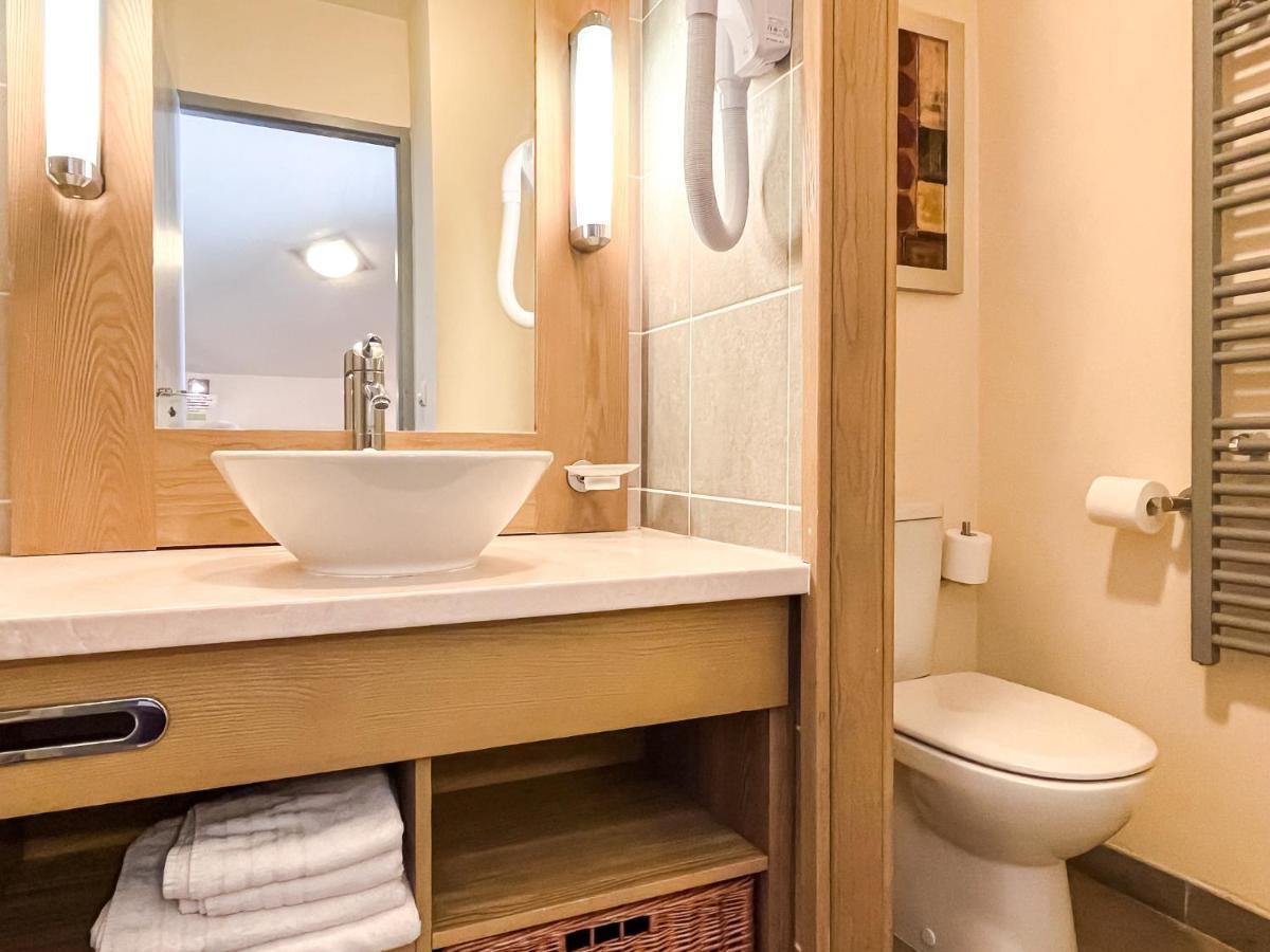 South Facing 2-Bed Apartment With Fireplace, Terrasses Deos Флен Екстер'єр фото